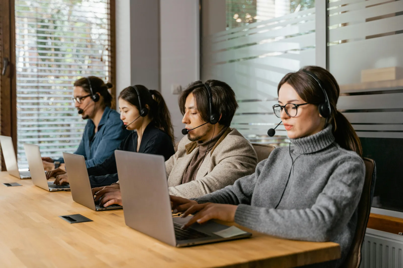 Support operator wearing a headset